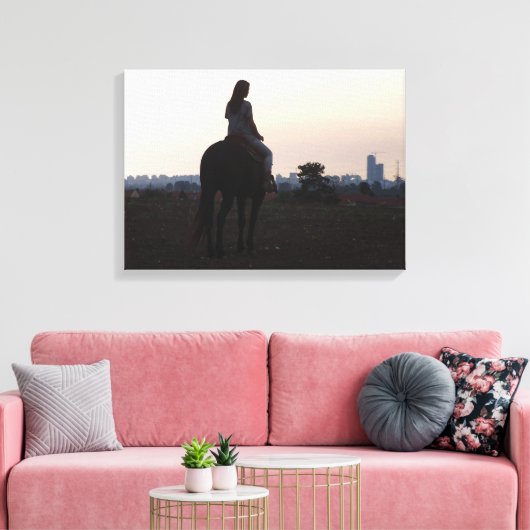 Mädchen und ihr Pferd Leinwanddruck (Insitu (Wohnzimmer))