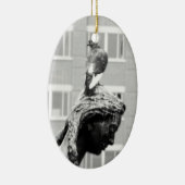 Mädchen und ihre Taube Keramik Ornament (Rechts)