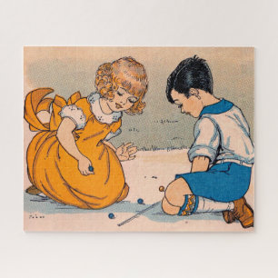 Mädchen und Junge der 1920er Jahre spielen Marmor Puzzle