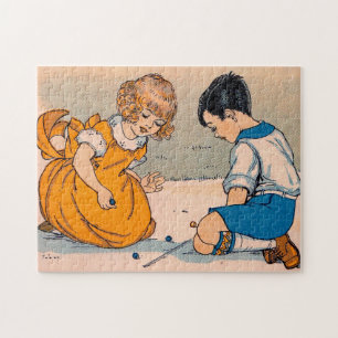 Mädchen und Junge der 1920er Jahre spielen Marmor Puzzle