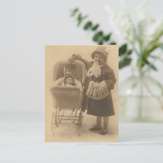 Mädchen und Puppe Postkarte (Stehend Vorderseite)