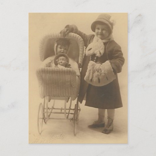 Mädchen und Puppe Postkarte (Vorderseite)