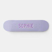 Mädchen-Varsity-Lila-Skateboard mit personalisiert Skateboard (Horizontal)