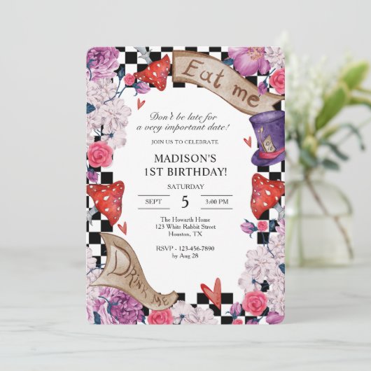 Mädchengeburtsfeier Alice im Wunderland Einladung (Stehend Vorderseite)