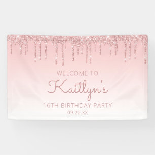Mädchenhafter 16. Geburtstagsfeier mit rosa Glitte Banner