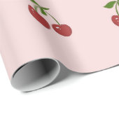 Mädchenhaftes Fruchtmuster Pastellrosa & Rote Kirs Geschenkpapier (Rolleneckpunkt)