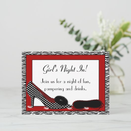 Mädchennacht im PJ-Party in Rot Einladung (Stehend Vorderseite)