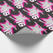 Mädchenname 16 Geburtstag Foto Schwarz-Rosa-Sterne Geschenkpapier (Ecke)