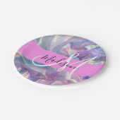 Mädchenrosa Holografisch Iridescent Monogram Name Pappteller (Schrägansicht)