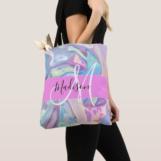 Mädchenrosa Holografisch Iridescent Monogram Name Tasche (Von Nahem)