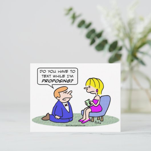 Mädchentexte während Typ vorschlägt. Postkarte (Stehend Vorderseite)