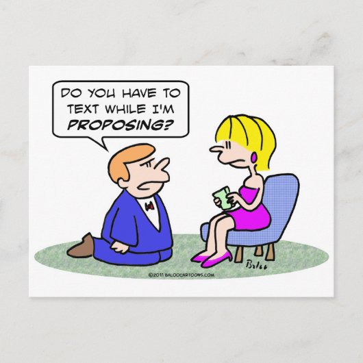 Mädchentexte während Typ vorschlägt. Postkarte (Vorderseite)