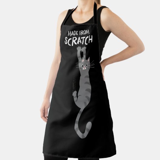 Made from Scratch Funny Tabby Cat Hanging on Schürze (InSitu)