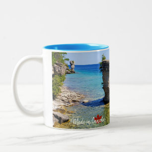 Made in Canada - The view Two-Tone Zweifarbige Tasse