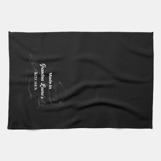 Made in [Ihr Name] Kitchen Black Bakers Geschirrtuch (Horizontal)