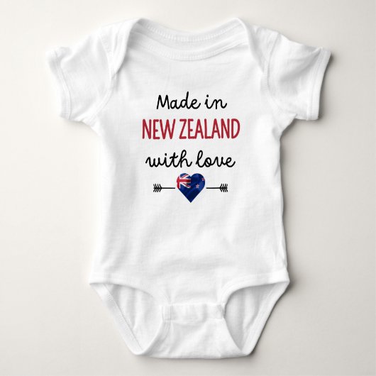 Made in New Zealand with Liebe Baby Strampler (Vorderseite)