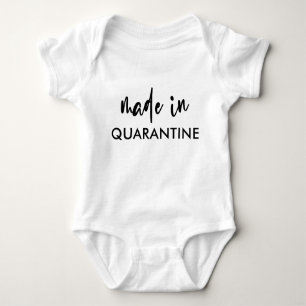 Made in Quarantine Calligraphy Funny Corona Baby Baby Strampler