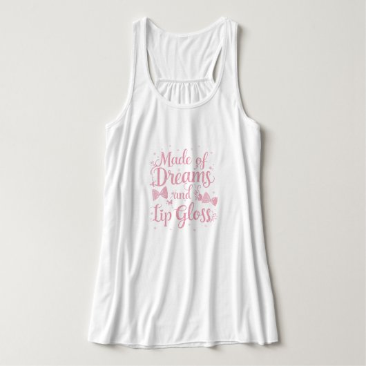 "Made of Dreams and Lip Gloss" Cute Pink Coquette Tank Top (Design Vorderseite)