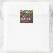 Made with Liebe Rustic Xmas Table with Pine & Snow Quadratischer Aufkleber (Tasche)