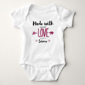 Made with many Liebe & A Little Science IVF Baby Strampler (Vorderseite)