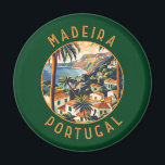 Madeira Portugal Retro Distressed Circle Magnet<br><div class="desc">Madeira Retrovektor-Reisedesign. Madeira,  eine autonome Region Portugals,  ist ein Archipel mit vier Inseln vor der Nordwestküste Afrikas. Es ist bekannt für seinen berühmten Wein und das warme,  subtropische Klima.</div>