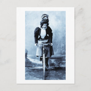 Madge Lessing on Bike - Vintag 1902 - CYan Postkarte