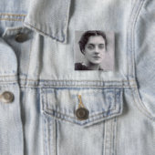 Madge Vaughan Button (Beispiel)