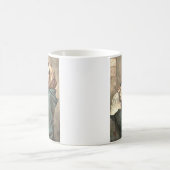 Madonna mit Scarf Holds Kaffeetasse (Mittel)