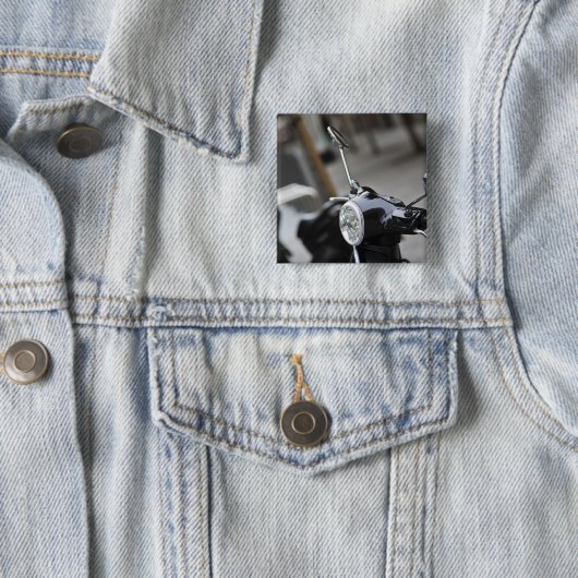 Madrid, schwarzer Vespa-Roller Button (Beispiel)