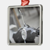 Madrid, schwarzer Vespa-Roller Ornament Aus Metall (Links)