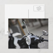 Madrid, schwarzer Vespa-Roller Postkarte (Vorne/Hinten)