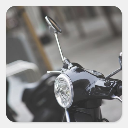 Madrid, schwarzer Vespa-Roller Quadratischer Aufkleber (Vorderseite)