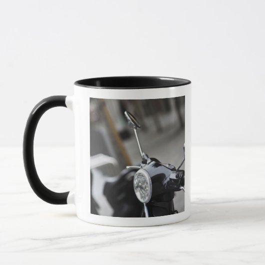 Madrid, schwarzer Vesparoller Tasse (Links)