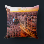 Madrid Spanien Hauptstadt Skyline Kissen<br><div class="desc">Madrid Spanien Hauptstadt Stadt Skyline Schönes Orange Licht</div>