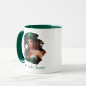 Maeve im smaragdgrünen Korsett Irish Pub St. Patri Tasse (Vorderseite Links)