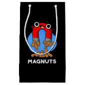 Mag-Nüsse Funny Magnet Pun Dark BG Kleine Geschenktüte (Vorderseite)