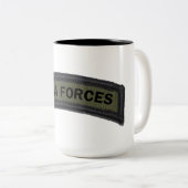 MAGA FORCES-TASSE ZWEIFARBIGE TASSE (VorderseiteRechts)