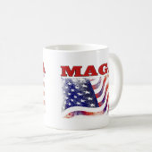 MAGA-US Flagge mit halbem Text Kaffeetasse (VorderseiteRechts)