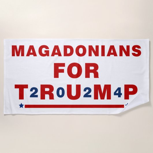 Magadonianer für Trump 2024 Red Blue Star Strandtuch (Vorderseite)