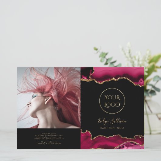 Magenta-Broschüre mit rotem Age (Stehend Vorderseite)