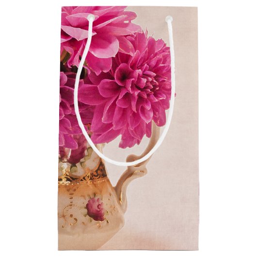 Magenta Dahlias Kleine Geschenktüte (Vorderseite)
