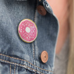 Magenta Hot Pink Donut Button<br><div class="desc">Gönnen Sie sich einen süßen Zahn! Verfügt über eine lustige rosa Donut Abbildung in Aquarell. Mehr Farben - Karo in unserem Shop!</div>