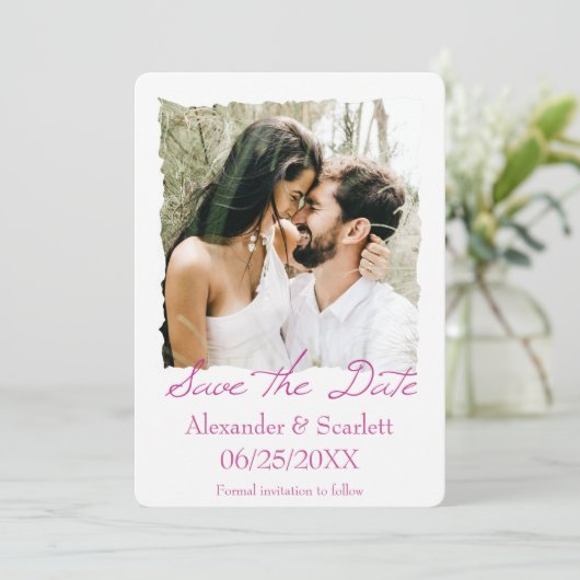 Magenta Jagged Frame Foto Save the Date Ankündigung (Stehend Vorderseite)