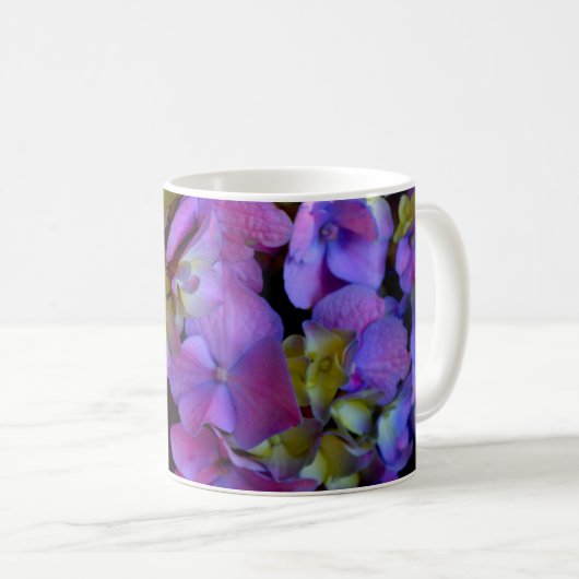 Magenta Lila-blaugelbe Hydrangeas-Blume Kaffeetasse (VorderseiteRechts)