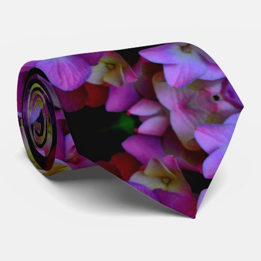 Magenta Lila-blaugelbe Hydrangeas-Blume Krawatte (Gerollt)