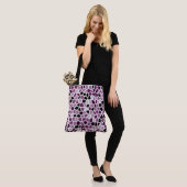 Magenta Lila rosa gestanztes Glasmuster Tasche (Am Model)