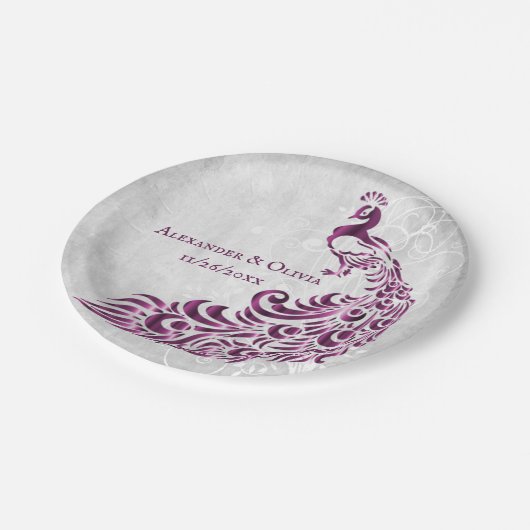 Magenta Peacock Leaf Hochzeitsscheibe Pappteller (Schrägansicht)