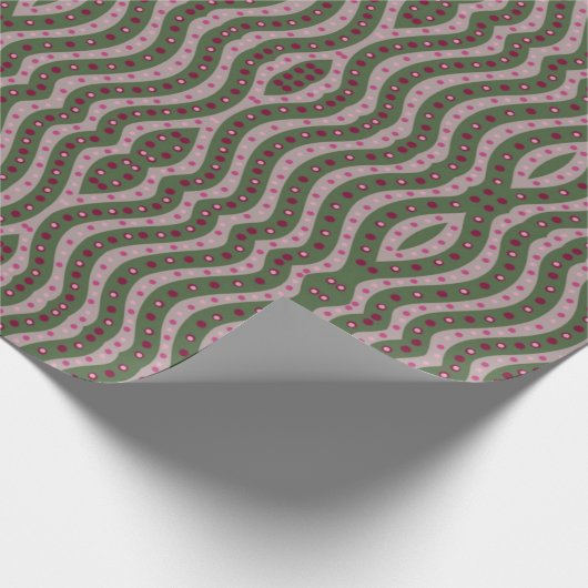 Magenta Pink Green Springtime Polka Dot Pattern Geschenkpapier (Ecke)