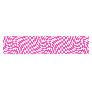 Magenta Pink & White Warped Chic Chic Chic Checks Kurzer Tischläufer