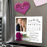 Magenta Plum Rose Kalender Foto Retten Datumsanzei Magneteinladung<br><div class="desc">Diese wunderschönen Magnetkarten sind der perfekte Weg, um Ihre Familie und Ihre Freunde wissen, Save the Date für Ihre kommende Hochzeit lassen. Das romantische Design bietet einen Single lang gestemmt magenta plum oder Cassis lila Rose, die auf seiner Seite liegen reflektiert oder spiegelt in einem Wasserbecken mit Ihrem Foto darüber....</div>
